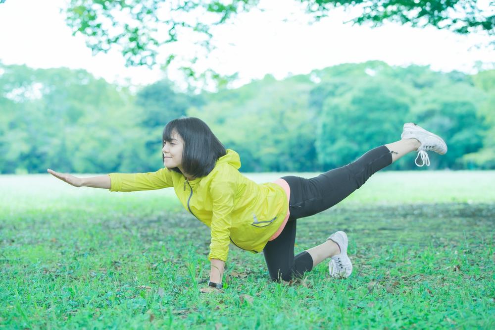 ピラティスとヨガの違いとは？初心者におすすめ基本のポーズと効果・目的