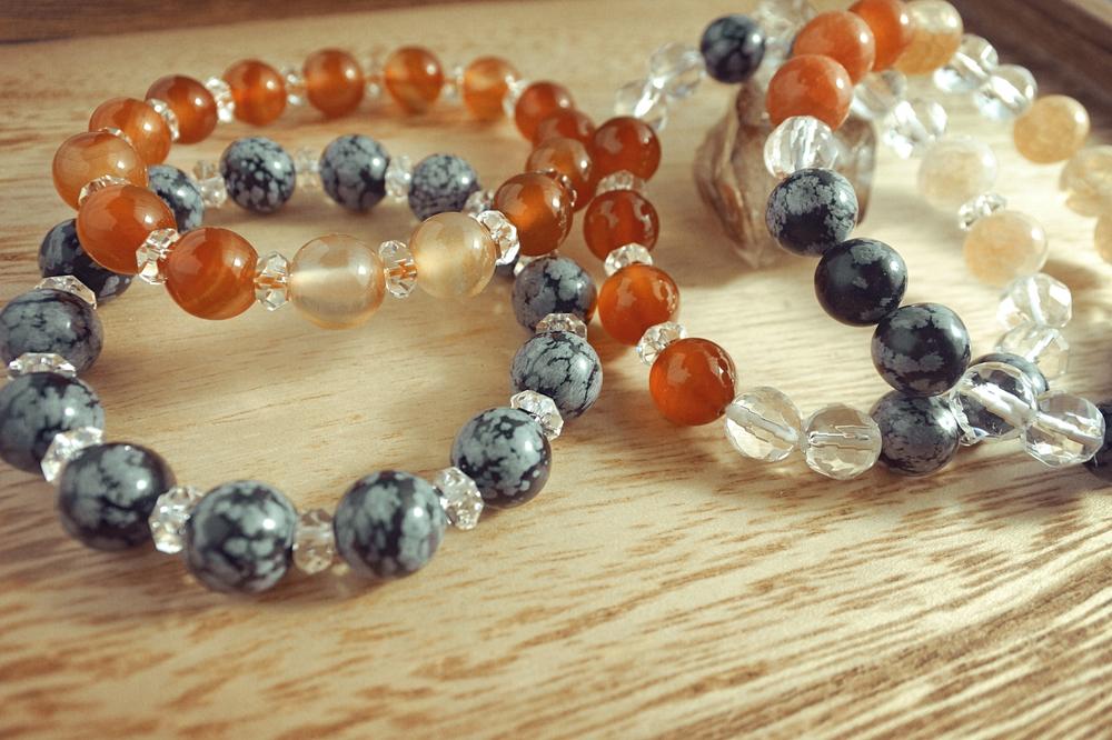 パワーストーンと数珠の違いは？選び方や共通点も詳しく解説