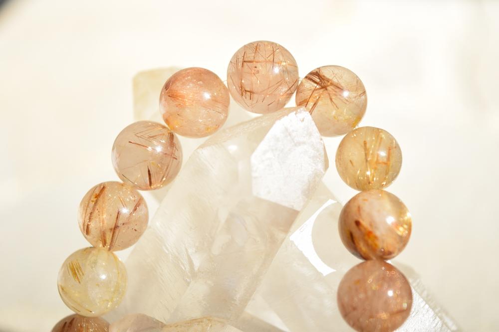 パワーストーンのメンテナンス方法は？浄化との違いや注意点も解説