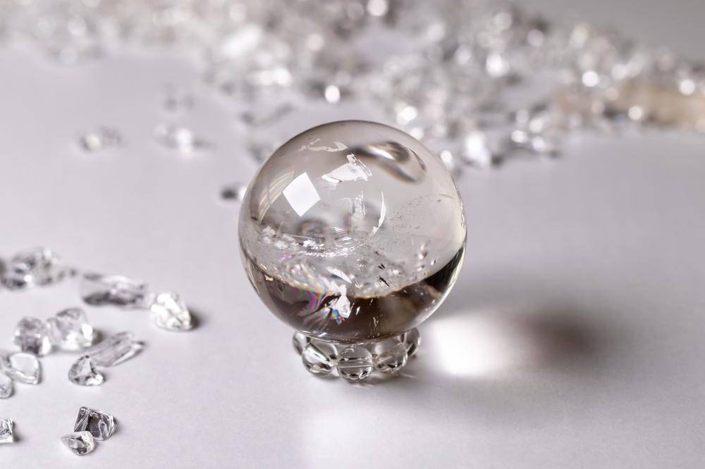 水晶ってどんなパワーストーン？種類や効果、使い方を詳しく解説