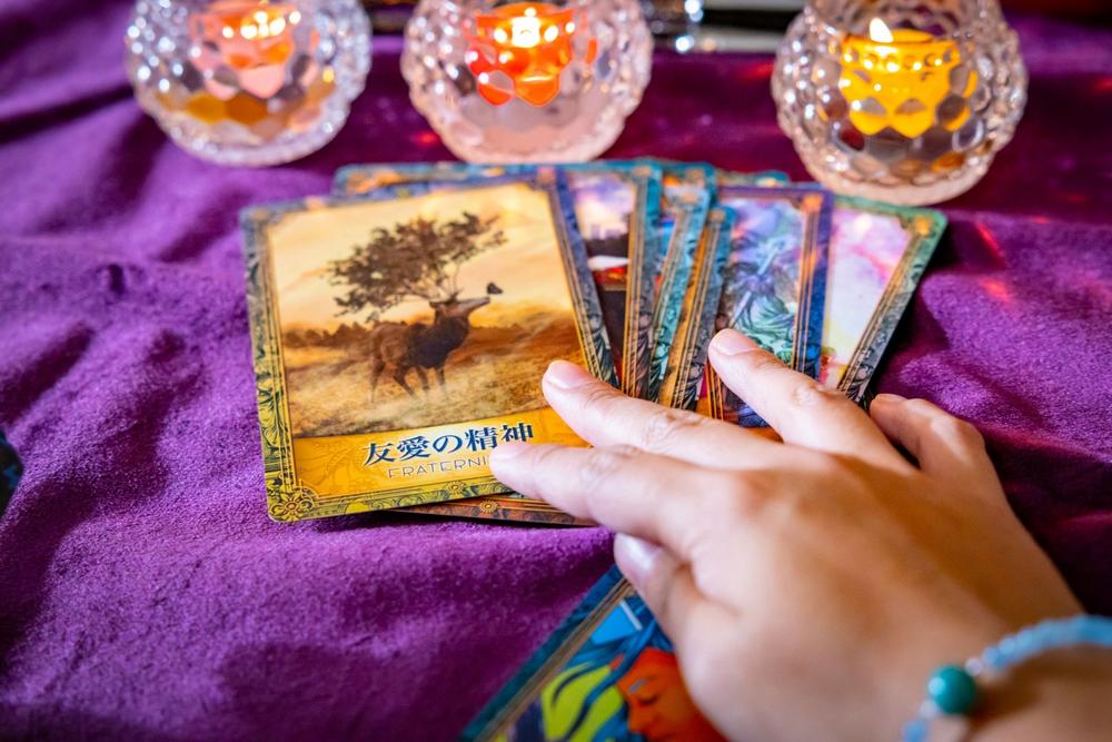 タロット占いに必要な道具とは？注意点・準備・手入れを解説！