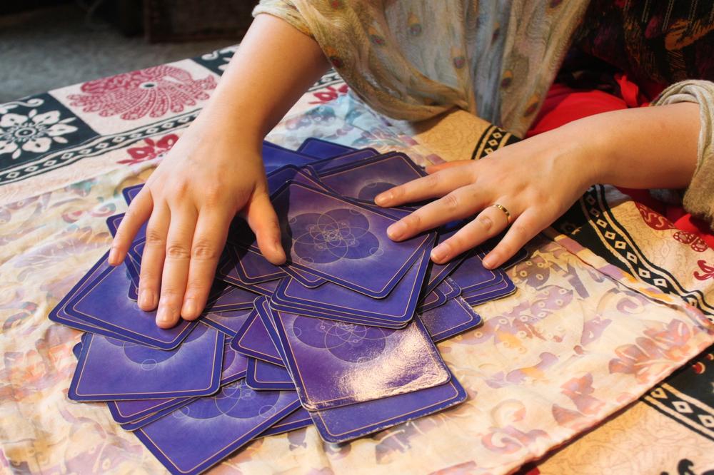 タロット占いのやり方は？注意点と合わせて紹介